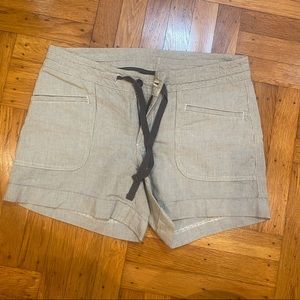 50% Linen 50% Cotton, The North Face shorts! Striped Grey. Minimally worn